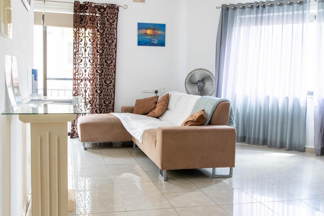 Spacious 3-Bedroom Apartment 30 Seconds From Sea Marsaskala Esterno foto