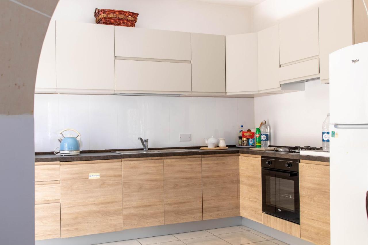 Spacious 3-Bedroom Apartment 30 Seconds From Sea Marsaskala Esterno foto